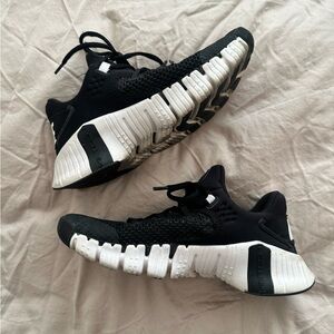 Nike Black and White Women's Sneakers